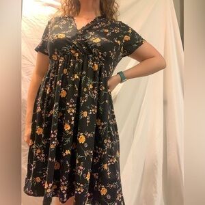 ☘️ Boutique Black Floral Babydoll Mini Dress with Ruffle Collar 🌸